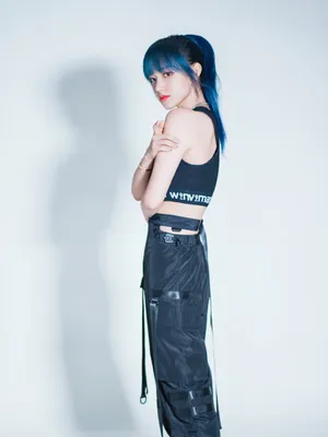 程潇蓝发性感甜美写真图片_12