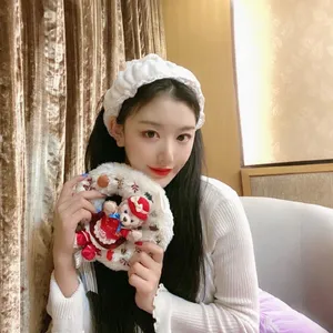 孔雪儿慵懒居家私服照图片