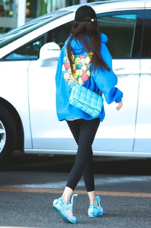 angelababy简约清新私服街拍图片