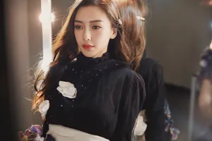 angelababy短裙优雅性感写真图片