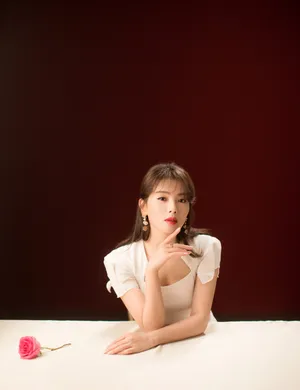 刘涛白色长裙魅力写真图片