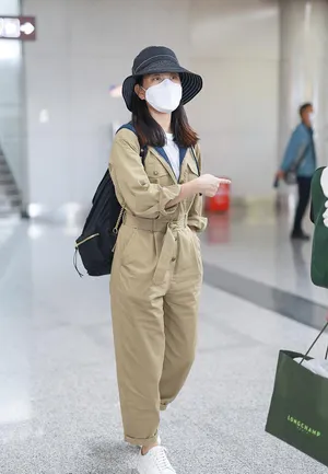 马苏工装风休闲低调机场照图片_2