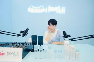 陈立农清新简洁帅气活动照图片_6