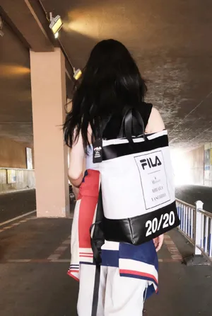 张俪运动风甜酷街拍图片