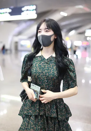 秦牛正威蛋糕裙复古甜美时尚机场照图片_2