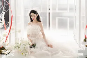 哈妮克孜黑天鹅造型性感写真图片_4