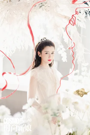 哈妮克孜黑天鹅造型性感写真图片_8