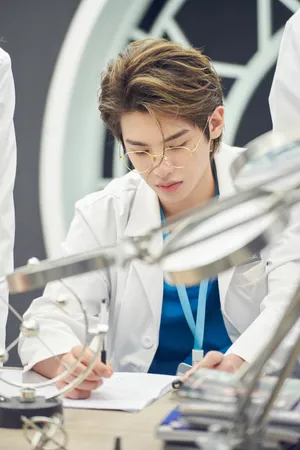 黄明昊《密室大逃脱2》第九期剧照图片_8