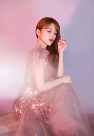 金莎粉色亮片长裙梦幻甜美十足写真图片_3