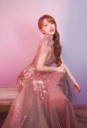 金莎粉色亮片长裙梦幻甜美十足写真图片_5