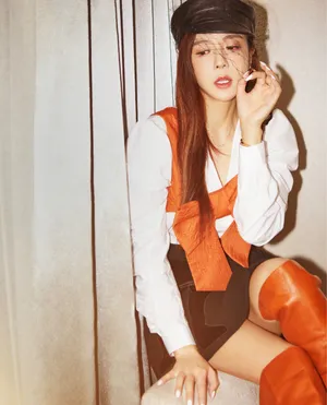 周韦彤蝴蝶衬衣甜酷写真图片_4