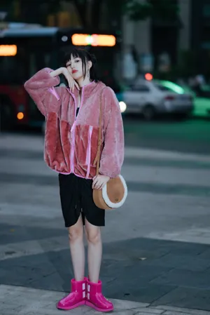 王悦伊粉嫩甜美写真图片_6