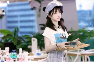 李浩菲《中餐厅第四季》第六期剧照图片
