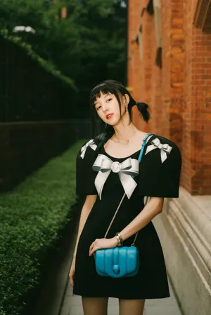 王悦伊黑裙性感时尚写真图片_8