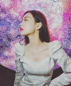 王霏霏紫色西服酷美写真图片_7