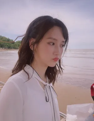 李墨之白衫甜美旅拍图片