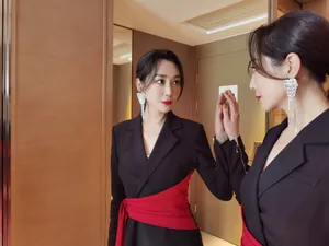 杜若溪修身西装裙气质写真图片_2
