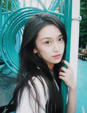 魏一休闲风甜美街拍照图片