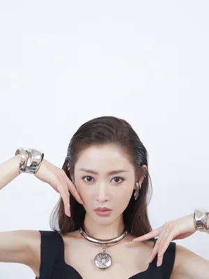 张天爱性感冷艳写真图片_6