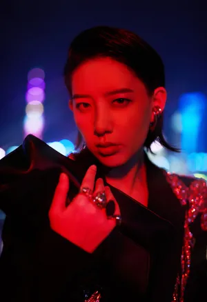 李斯丹妮酷飒夜拍写真图片_3