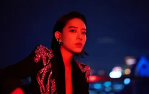 李斯丹妮酷飒夜拍写真图片_4
