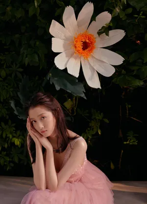 关晓彤花粉蛋糕裙写真图片_3