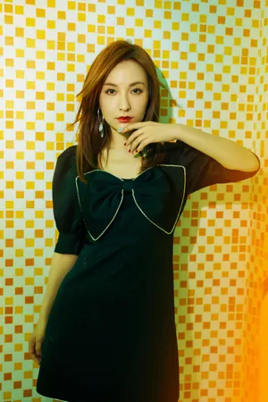 吴昕性感黑裙写真图片_4