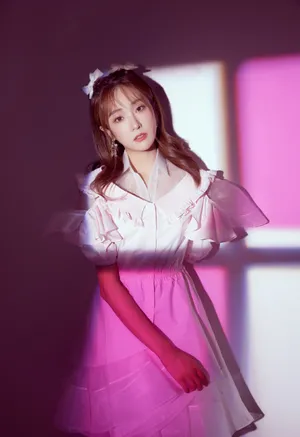 张可盈粉裙清新甜美写真图片_3