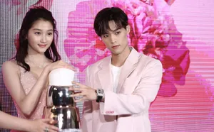 关晓彤花粉蛋糕裙似小仙女甜美俏皮活动图片_4
