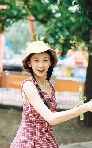 魏一小清新甜美性感写真图_8