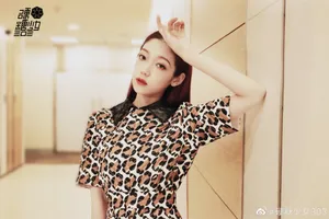 希林娜依·高印花长裙时尚活动图片_4