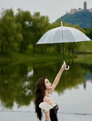 angelababy格纹抹胸性感写真_3