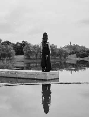 angelababy格纹抹胸性感写真_11