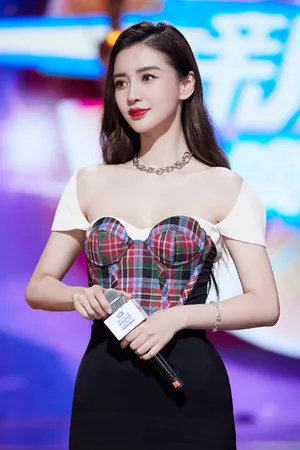 angelababy甜酷性感活动现场照片_1