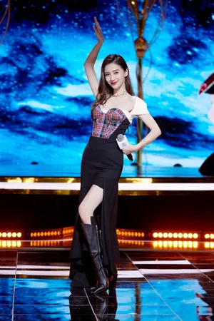 angelababy甜酷性感活动现场照片_1