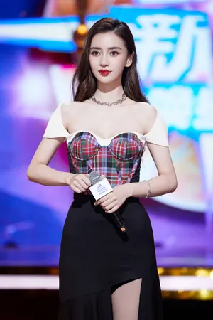 angelababy甜酷性感活动现场照片_2