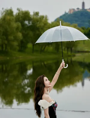 Angelababy抹胸格纹裙性感迷人写真图片_3