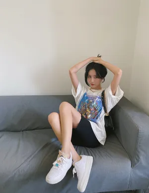 王梓薇甜美养眼自拍图片_2