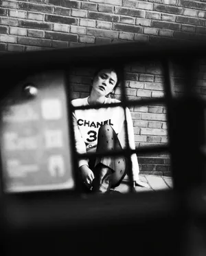 马思纯黑丝皮靴性感街拍写真图片_4