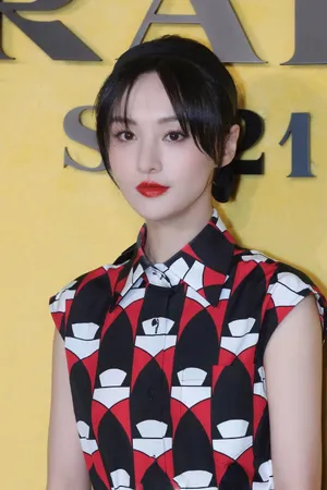 郑爽黑色百褶裙优雅写真图片_2
