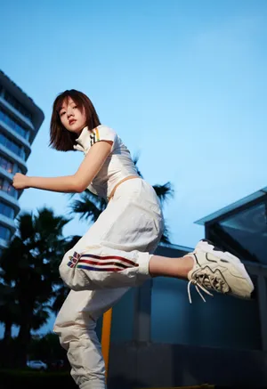 任敏清爽运动少女写真图片