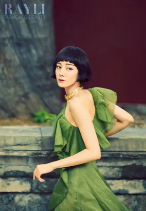 迪丽热巴短发造型魅力写真图片_3