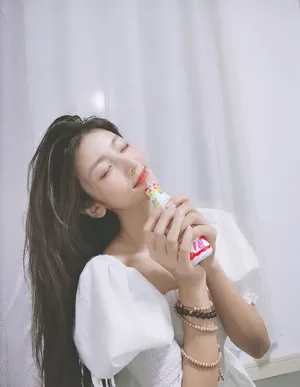 马瑞性感俏皮居家自拍图片_3