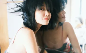 谭卓清凉吊带裙性感写真图片_3