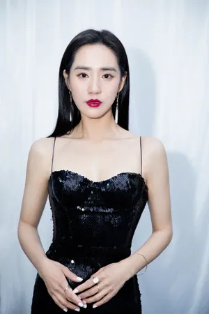 王智吊带长裙优雅魅力写真图片_2