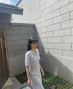 虞书欣蓝色格纹裙清秀图片_2