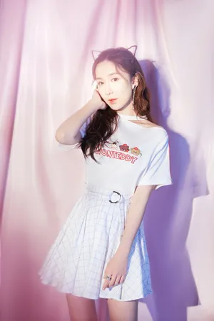 娄艺潇格子短裙性感写真图片_7
