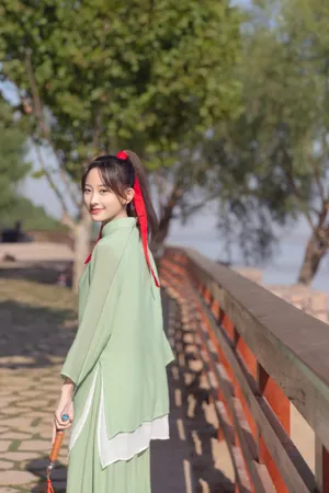 代文雯侠女造型性感图片_1