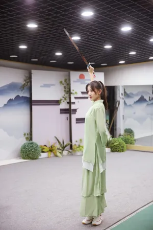 代文雯侠女造型性感图片_3