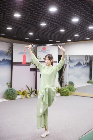 代文雯侠女造型性感图片_4